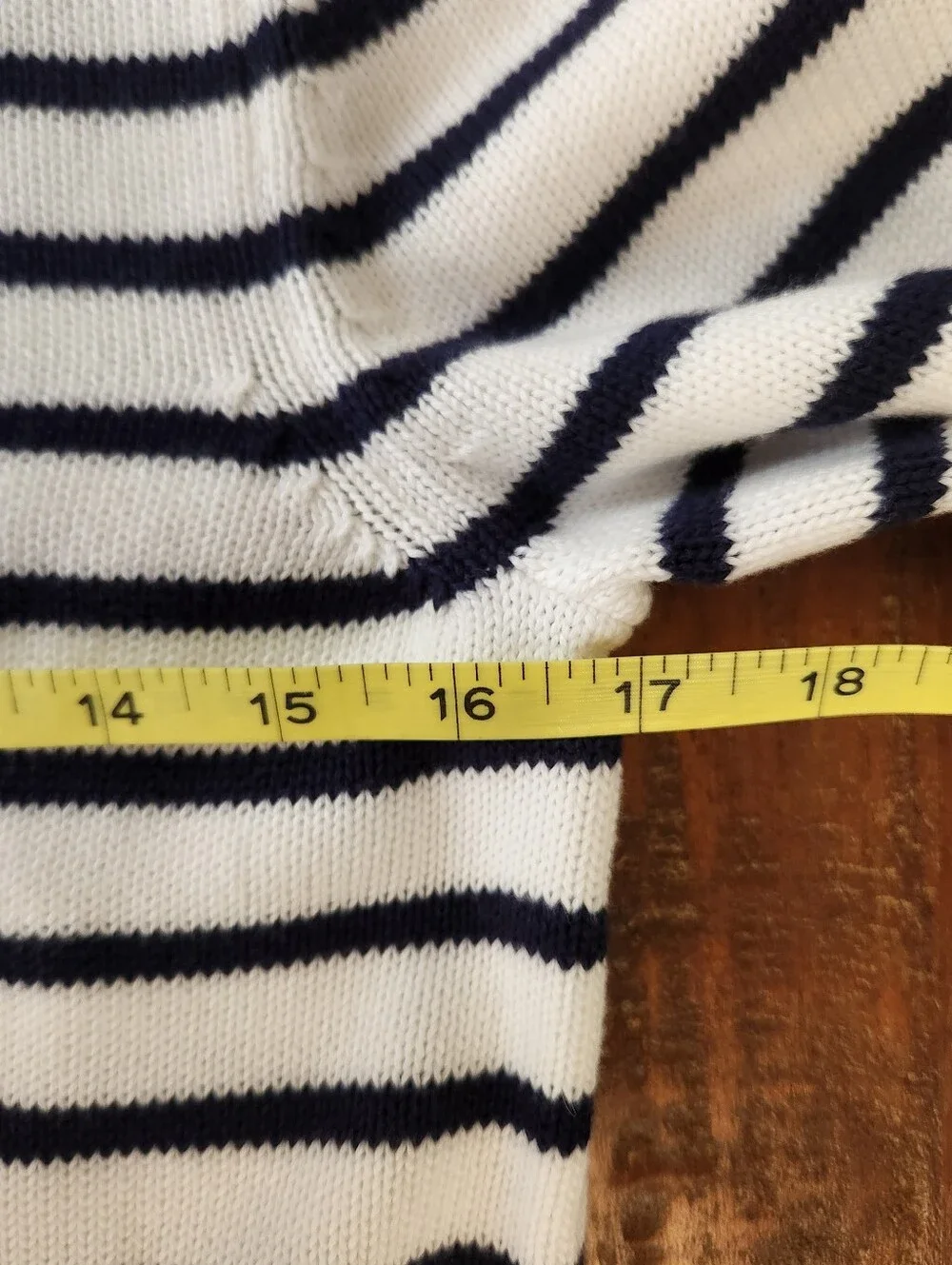 Vineyard Vines NWT  Boys White & Navy Striped Crewneck Sweater
